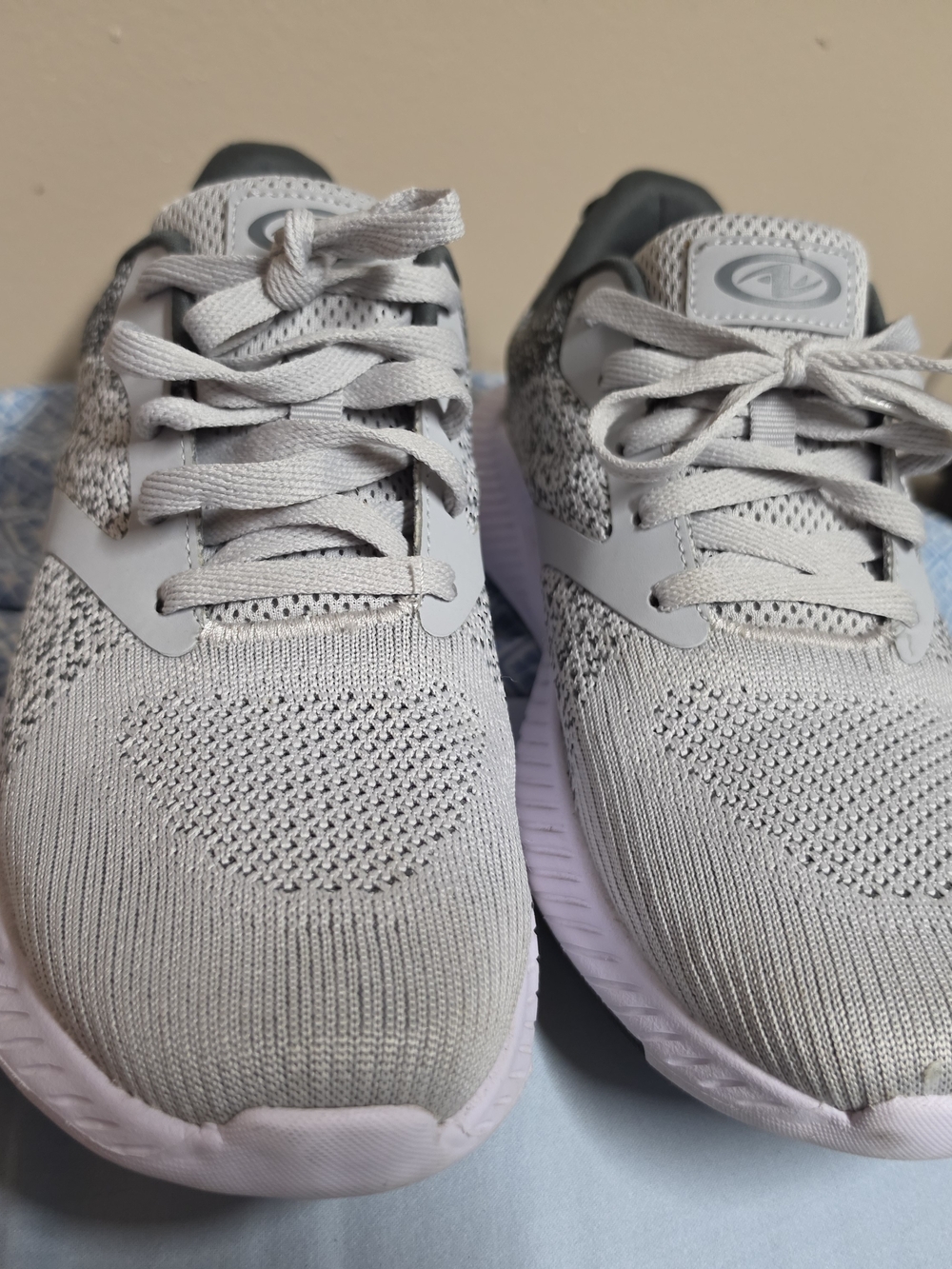 Athletic Works Mens Size 8